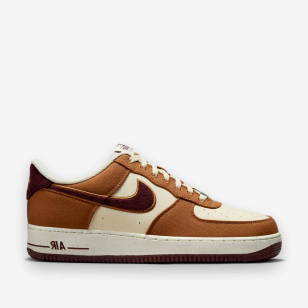 Nike Air Force 1 07 LV8