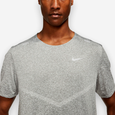 Nike Dri-Fit Rise 365 T-Shirt 5